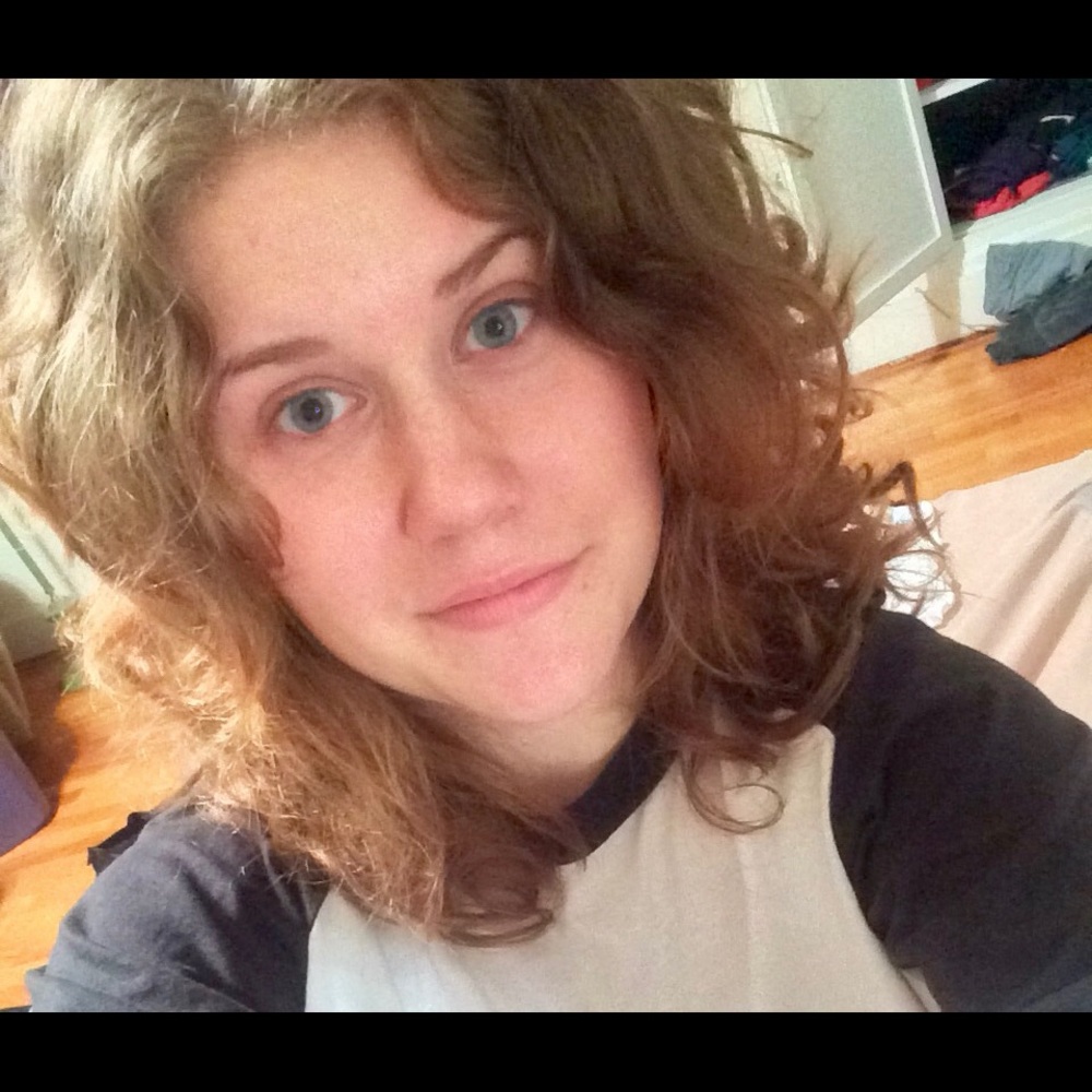 Meet your Posher, Chloe